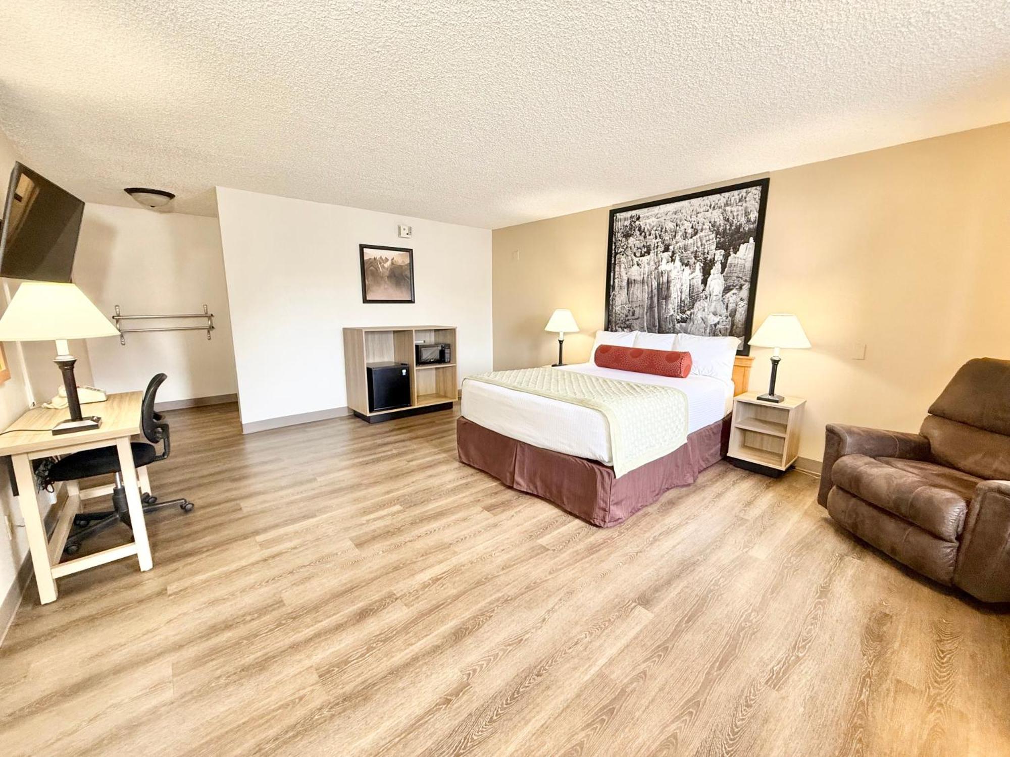 Hotel Super 8 By Wyndham Salina/Scenic Hills Area Extérieur photo
