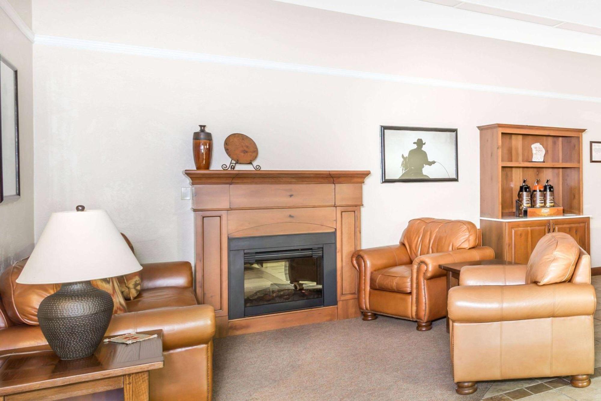 Hotel Super 8 By Wyndham Salina/Scenic Hills Area Extérieur photo